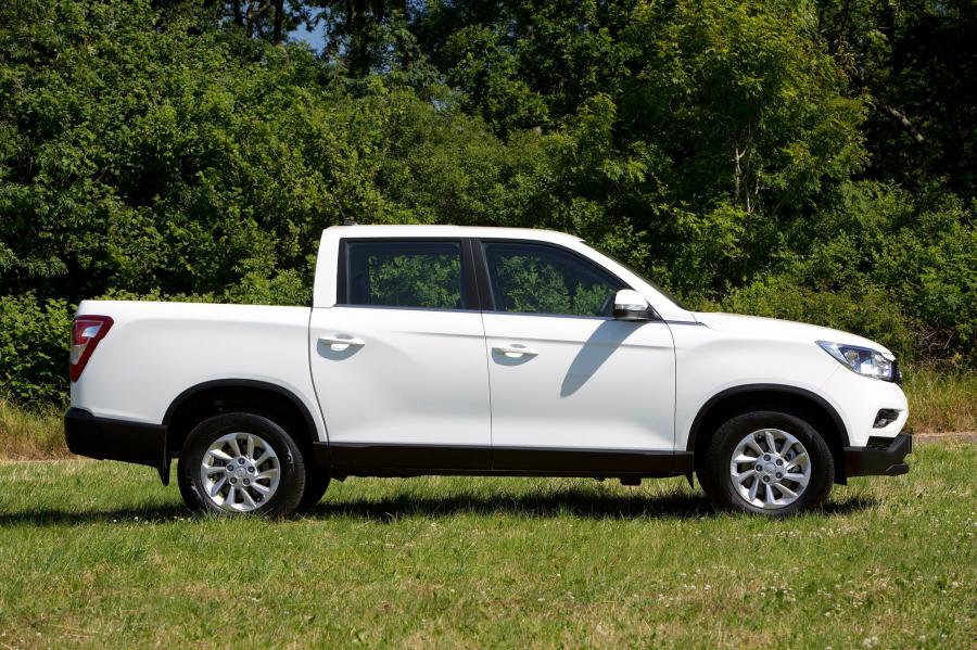  SsangYong Musso EX 2018 года  (UK) (фото 6 из 32)